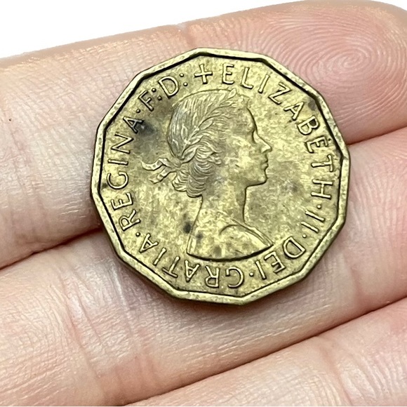 🎈$5 add on - 1963 THREE PENCE - Elizabeth II - Picture 2 of 5